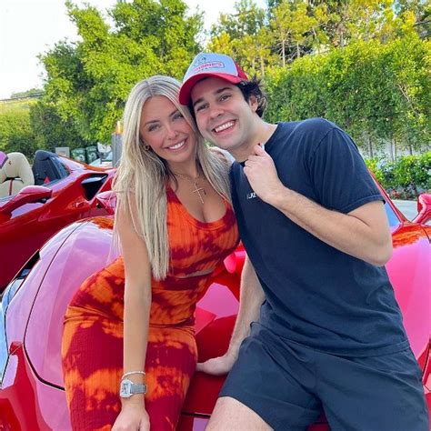 corinna kopf onlyfans leaks|YouTuber Corinna Kopf, a former member of David Dobriks Vlog。